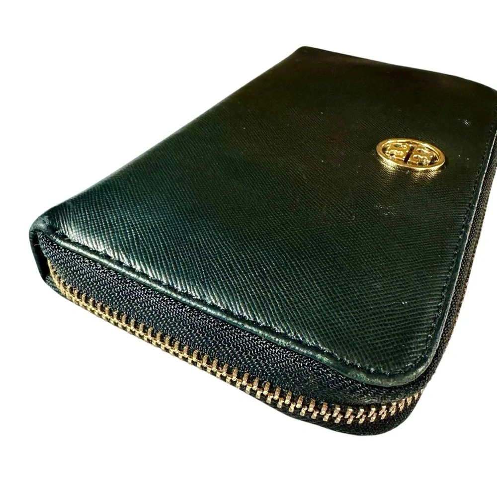 Tory Burch Zip Around Continental Wallet in black - Picture 4 of 10